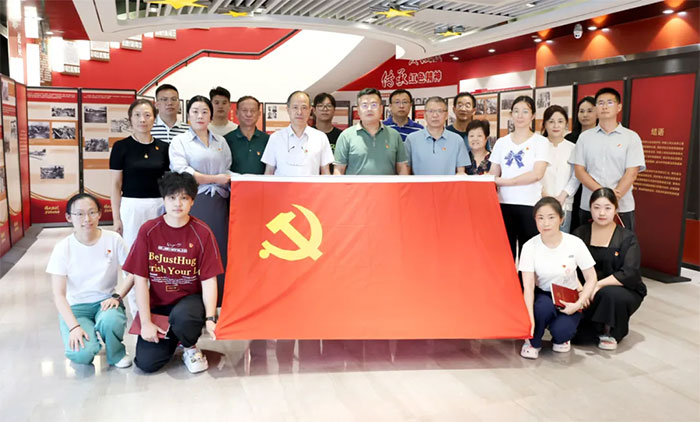 <b>������ʷ����ȡ���� | �Ϻ���ʮ���Կ�ҽԺ��֧����֯�ιۼ��սʤ��80����ͼƬչ</b>